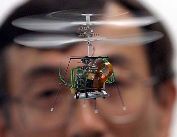 Νέα γενιά ρομποτικής λιβελλούλης παρουσίασε η Seiko Epson