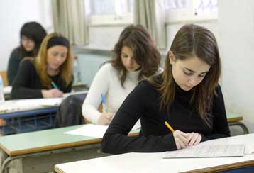 Κάτω από τη βάση έμεινε το 40% των υποψηφίων των φετινών πανελλαδικών εξετάσεων