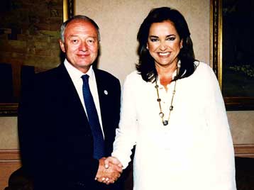 Αισιόδοξος για τα Μάρμαρα και ενθουσιασμένος από την Αθήνα, δηλώνει ο Κεν Λίβινγκστον