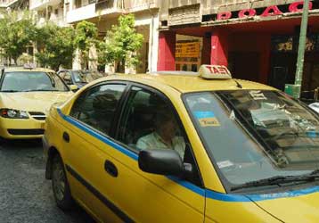 Συχνότεροι έλεγχοι, βαρύτερα πρόστιμα κατά των κρουσμάτων αισχροκέρδειας σε ταξί