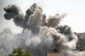 Σφυροκοπούνται θέσεις σιιτών στη Νατζάφ – Εντολή Αλ Σαντρ για παράδοση του μαυσωλείου