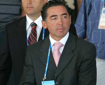 Στη Δικαιοσύνη τα στοιχεία για παράνομες εισαγωγές φαρμάκων από τον Χρ.Τζέκο