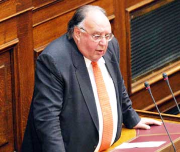 Θεσμοθέτηση των τάσεων στο ΠΑΣΟΚ ζητά ο Θεόδωρος Πάγκαλος