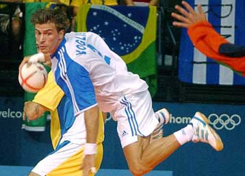 Πιστή στο ραντεβού με την ιστορία η εθνική χάντμπολ ανδρών, νίκησε 26-22 τη Βραζιλία