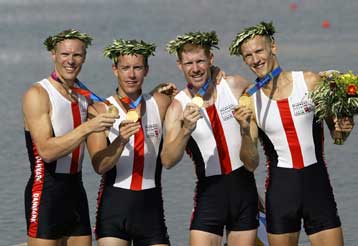 Αυλαία στο τουρνουά κωπηλασίας με σπουδαίες επιδόσεις και συναρπαστικές κούρσες