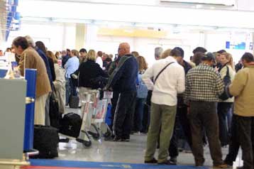 Ρεκόρ εξυπηρέτησης επιβατών στο «Ελευθέριος Βενιζέλος» σε 48 ώρες