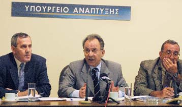 Τρία εμπόδια για τη βελτίωση της ανταγωνιστικότητας