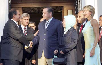 Καραμανλής και Ερντογάν, το πιο παράξενο ευρωπαϊκό δίδυμο, σύμφωνα με το Newsweek