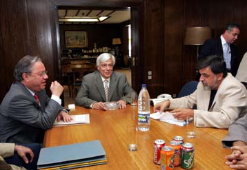 Προς αδιέξοδο οι συνομιλίες για τις συλλογικές διαπραγματεύσεις μεταξύ ΑΔΕΔΥ και ΥΠΕΣ