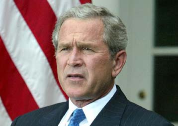 «Ο Κέρι μπορεί να νιώθει περήφανος για τη θητεία του στο Βιετνάμ» λέει ο Μπους