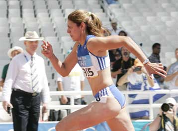 Στα ημιτελικά των 200μ η Καϊδαντζή με «τρίτο της πόδι τον κόσμο»!