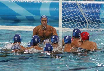 Η εθνική μας ομάδα πόλο των ανδρών νίκησε 6-4 την Ιταλία και φλερτάρει το μετάλλιο!