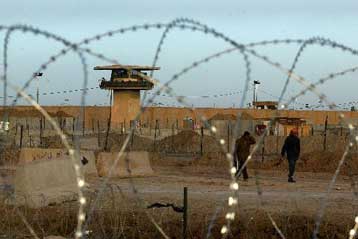 Ευθύνες για τους βασανισμούς του Αμπου Γκράιμπ παραδέχεται το Πεντάγωνο