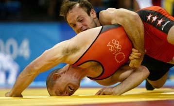 Στα προημιτελικά της ελληνορωμαϊκής ο Αβράμης, στα ημιτελικά ο Κιουρεγκιάν