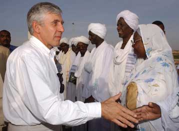 Αισιόδοξος ότι το Σουδάν συμμορφώνεται εμφανίστηκε ο Τζακ Στρο