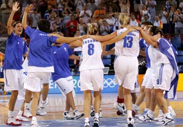 Έτοιμα για το «όνειρο» της πρόκρισης στα ημιτελικά τα κορίτσια της ομάδας μπάσκετ