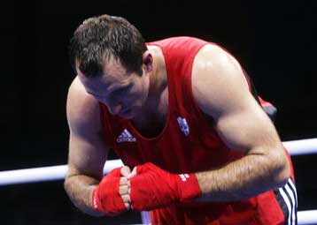 Αδοξος αποκλεισμός του Παυλίδη από τα ημιτελικά, λόγω τραυματισμού, ενώ προηγείτο