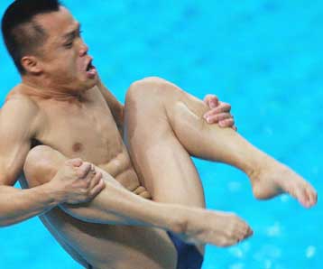 Βούτηξε από τα τρία μέτρα και… έβγαλε χρυσό ο Κινέζος Μπο Πενγκ στις καταδύσεις