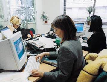 Πλαφόν 3% στις αυξήσεις των μισθών στο Δημόσιο το 2005