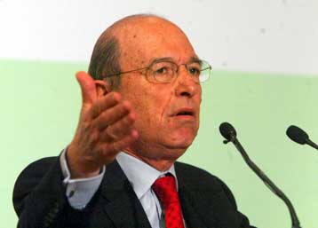 Παρέμβαση στα τέλη Σεπτεμβρίου ετοιμάζει ο Κώστας Σημίτης