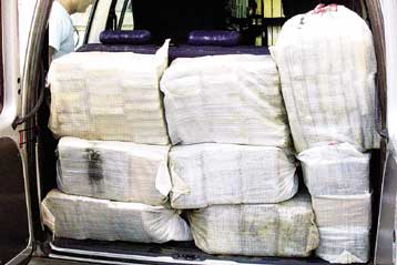 Αλλα 205 κιλά κοκαΐνης ανακάλυψε το Λιμενικό στην Καλαμάτα