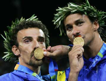 Στη Βραζιλία το χρυσό στο ανδρικό μπιτς βόλεϊ από τους Ρικάρντο, Εμάνουελ