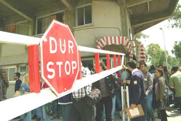 Προωθείται η σταδιακή άρση των εμπορικών συνόρων μεταξύ ελεύθερων περιοχών και κατεχομένων