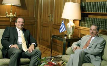 Συνάντηση με τον Κώστα Καραμανλή είχε ο Κύπριος πρόεδρος Τάσσος Παπαδόπουλος