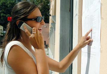 Διερεύνηση του θέματος με τις λανθασμένες βάσεις ζήτησε το υπουργείο Παιδείας