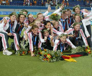 στο χόκεϊ, 2-1 την Ολλανδία στον τελικό