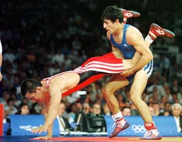 Βήμα πρόκρισης στα ημιτελικά για τον Καρντάνοφ στο τουρνουά της ελευθέρας πάλης