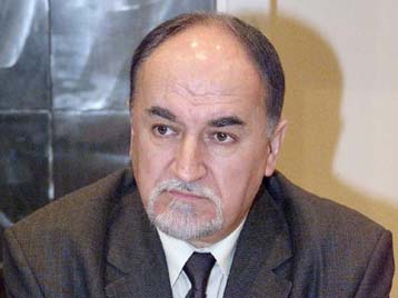 Δύσκολη χρονιά για τους εργαζόμενους το 2005, λέει ο Αδάμ Ρεγκούζας