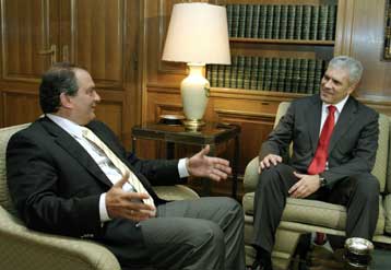 Διμερείς σχέσεις και αθλητική επικαιρότητα στην ατζέντα της συνάντησης Καραμανλή-Ντάντιτς