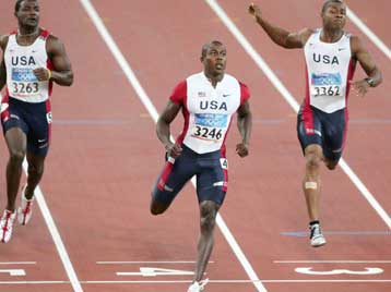 Ενοχλημένες ΔΟΕ και «Αθήνα 2004» από την αποθέωση Κεντέρη στον τελικό των 200 μέτρων