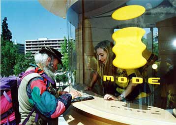 Σε 210.000 επισκέπτες «έδειξαν την Αθήνα που αγαπούν» οι εθελοντές του Δήμου Αθηναίων