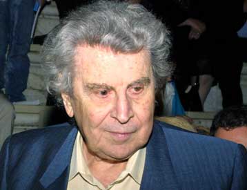 Βγήκε από τον «Ευαγγελισμό» ο Μίκης Θεοδωράκης