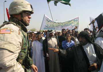 Δώδεκα νεκροί και 100 τραυματίες σε συγκρούσεις στη Βαγδάτη