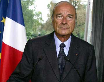 Σε εφαρμογή ο νόμος στη Γαλλία για την ισλαμική μαντήλα, παρά τις απειλές εξτρεμιστών