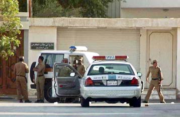 Αγνωστοι επιτέθηκαν με πυρά εναντίον αυτοκινήτου του προξενείου των ΗΠΑ στην Τζέντα