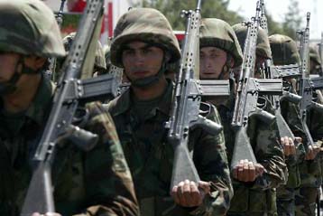 Έντεκα Κούρδοι αντάρτες και δύο στρατιώτες νεκροί σε συγκρούσεις στη ΝΑ Τουρκία