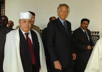 Μαζικές διαδηλώσεις στο Παρίσι για την απελευθέρωση των Γάλλων δημοσιογράφων