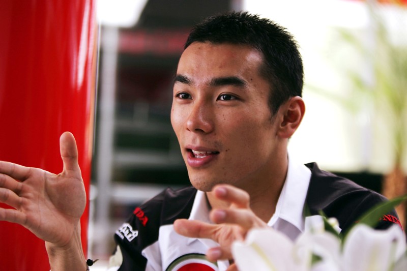 Αισιόδοξος ότι θα παραμείνει και το 2005 στη BAR, δηλώνει ο T.Sato