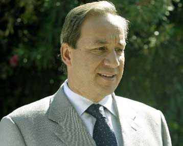 Να κλείσει τα εσωκομματικά μέτωπα στον τομέα της οικονομίας επιχειρεί η ΝΔ