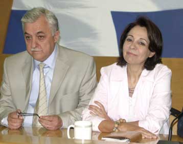 Το ΠΑΣΟΚ καταγγέλλει κομματικοποίηση του κράτους