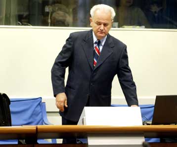 Την αντίδραση του Μιλόσεβιτς προκαλεί η απόφαση του ICTY να του ορίσει συνήγορο