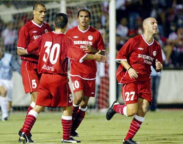 Με δύο πρόσωπα ο Ολυμπιακός, ισόπαλος 2-2 με την Ανόρθωση χάρη στον Ριβάλντο