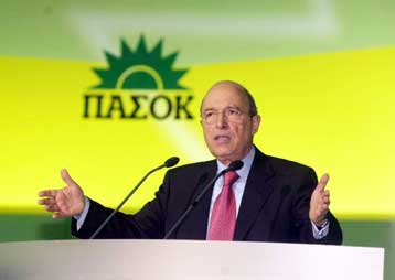 Το ΠΑΣΟΚ μεταμόρφωσε την Ελλάδα, λέει ο Κώστας Σημίτης