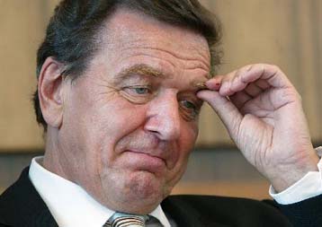 Προσεχώς στη Λιβύη ο Σρέντερ μετά τη συμφωνία για την επίθεση του 1986 στο Βερολίνο