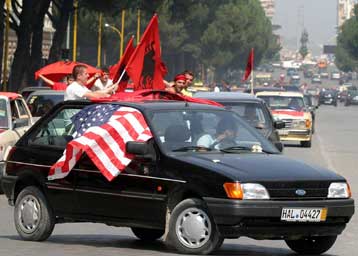 Ένταση έξω από το «Κεμάλ Στάφα»-Συλλήψεις από την αλβανική αστυνομία