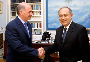 Πιθανή ελληνοτουρκική συμφωνία εντός του 2005 βλέπει ο Τούρκος πρεσβευτής στην Αθήνα